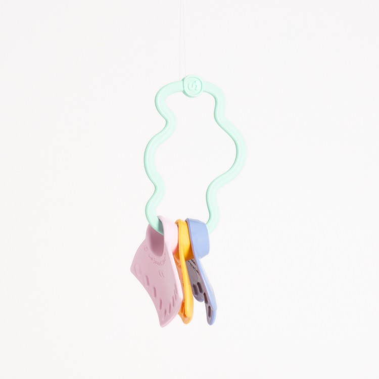 le-jouet-simple-jouet-d-e-veil-made-in-france-plastique-recycle-hochet-turquoise-P121-4-2-.jpg
