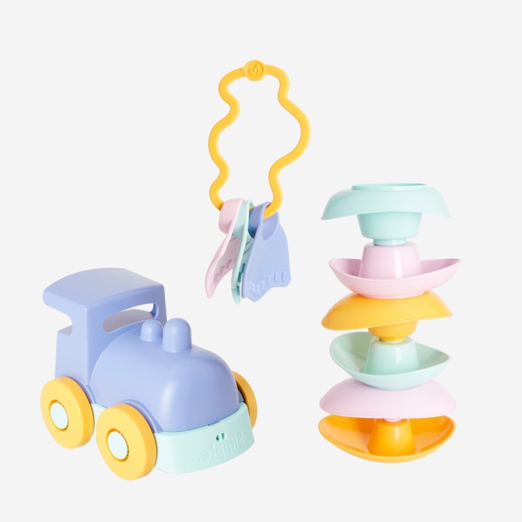 le-jouet-simple-jouet-d-e-veil-made-in-france-plastique-recycle-coffret-d-e-veil-locomotive-bleu-P124-2-1-.jpg