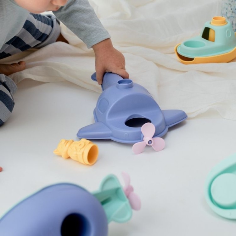 le-jouet-simple-jouet-bain-made-in-france-plastique-recycle-hydravion-P131-1-5-.jpg