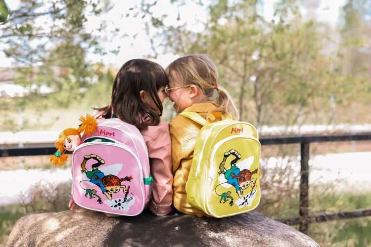 I-44384000-44384100-Pippi-backpack-5.jpg