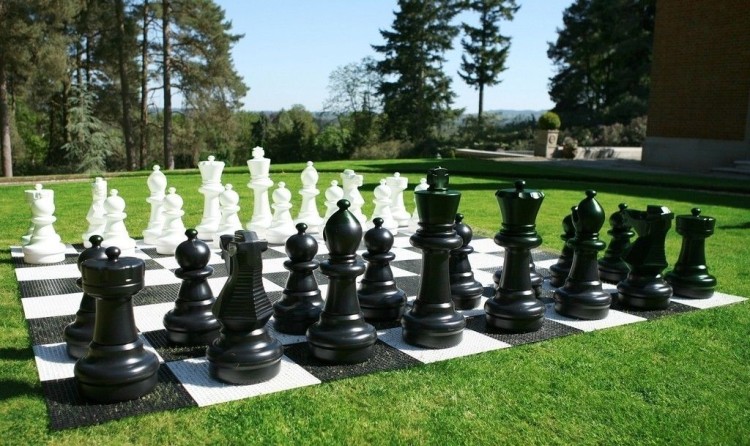 chess_pieces_and_board_2.JPG