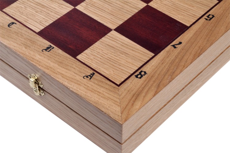 8_CH105_OAK_chess.jpg