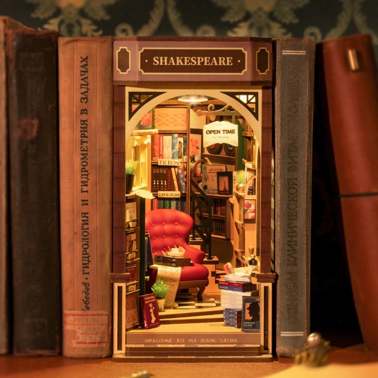 pol_pl_ROBOTIME-Skladany-Drewniany-Model-3D-LED-Book-Nook-Ksiegarnia-1708_6.jpg
