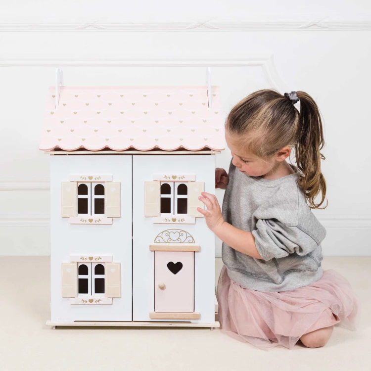 H124-rose-heart-wooden-dolls-house-pink-rose-white-gold-girl-kids-room-1-.jpg