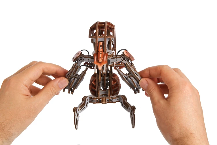 Droideka-Star-Wars--7ruchomy-model-3D-do-skladania-Ugears.webp