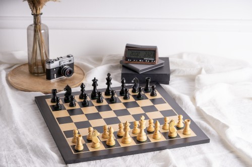 5902560351613_D58_BLACK_WO_5902560353952_CHI101_E375_chessboards%20and%20chess%20pieces_arr.jpg