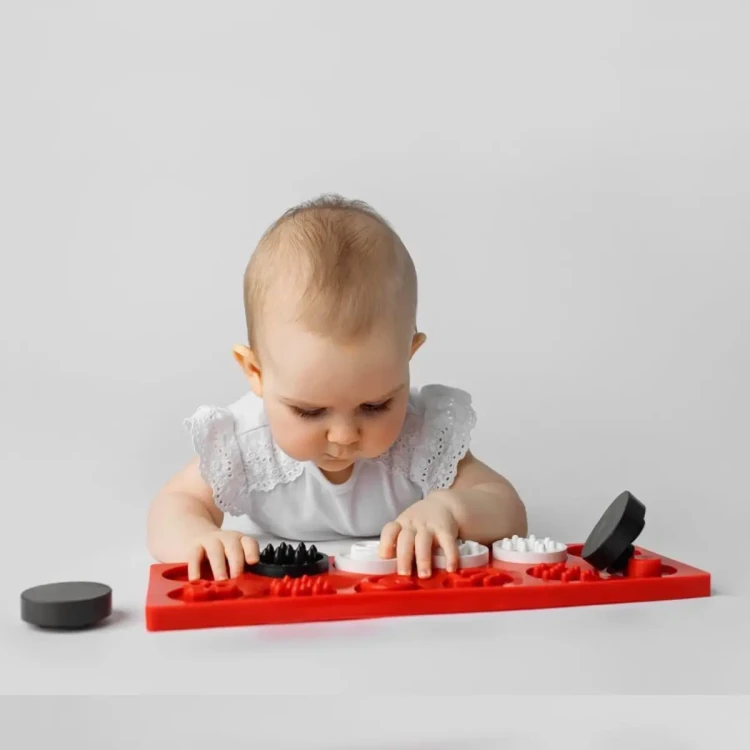 pol_pl_Puzzle-sensoryczne-kontrastowe-koleczka-XL-Moms-Care-6m-1382_3.webp