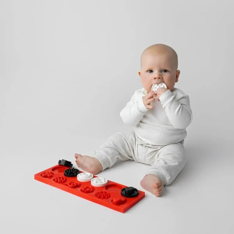 pol_pl_Puzzle-sensoryczne-kontrastowe-koleczka-XL-Moms-Care-6m-1382_4.webp