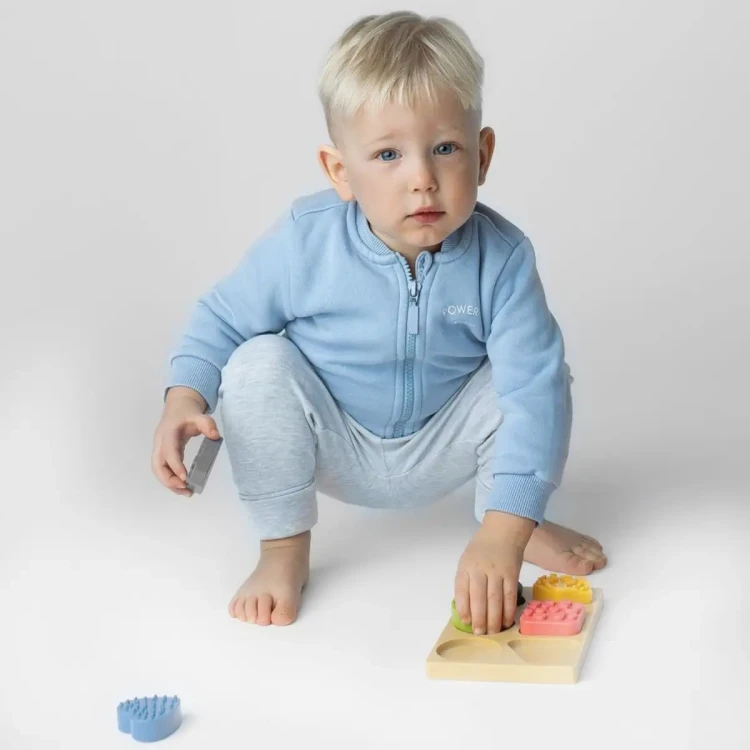 pol_pl_Sensoryczne-puzzle-ksztalty-kontrastowe-Moms-Care-6m-1385_5.webp