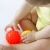 pol_pl_Pileczka-sensoryczna-do-masazu-niebieska-Moms-Care-6m-1403_6.webp