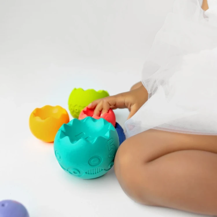 pol_pl_Pastelowa-piramida-sensoryczna-6-elementow-Moms-Care-6m-1404_4.webp