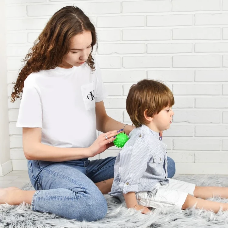 pol_pl_Pileczki-sensoryczne-jezyki-3-szt-od-6-mies-Moms-Care-1405_3.webp