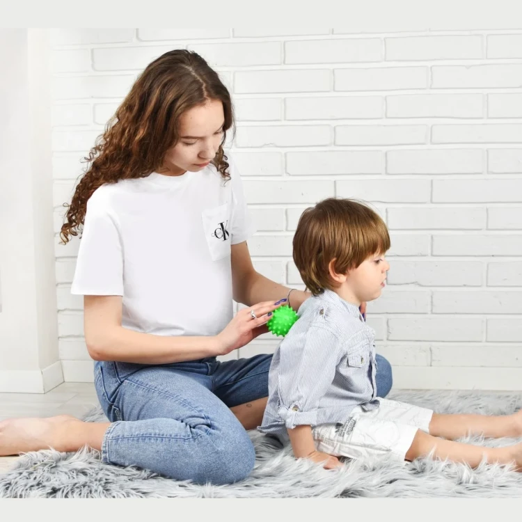 pol_pl_Pileczki-sensoryczne-Sensorky-5-szt-Moms-Care-od-6-miesiecy-1406_2.webp