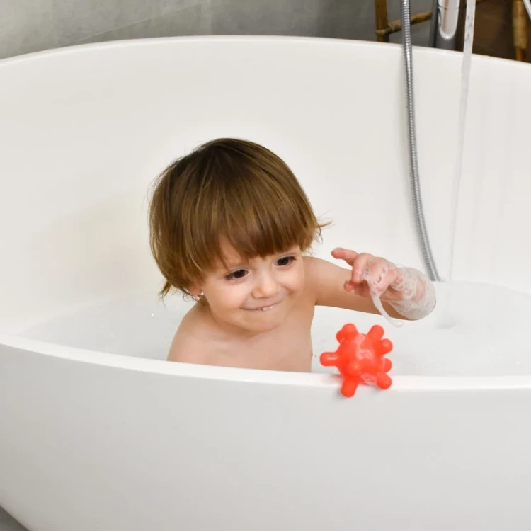 pol_pl_Pileczki-sensoryczne-Sensorky-5-szt-Moms-Care-od-6-miesiecy-1406_4.webp