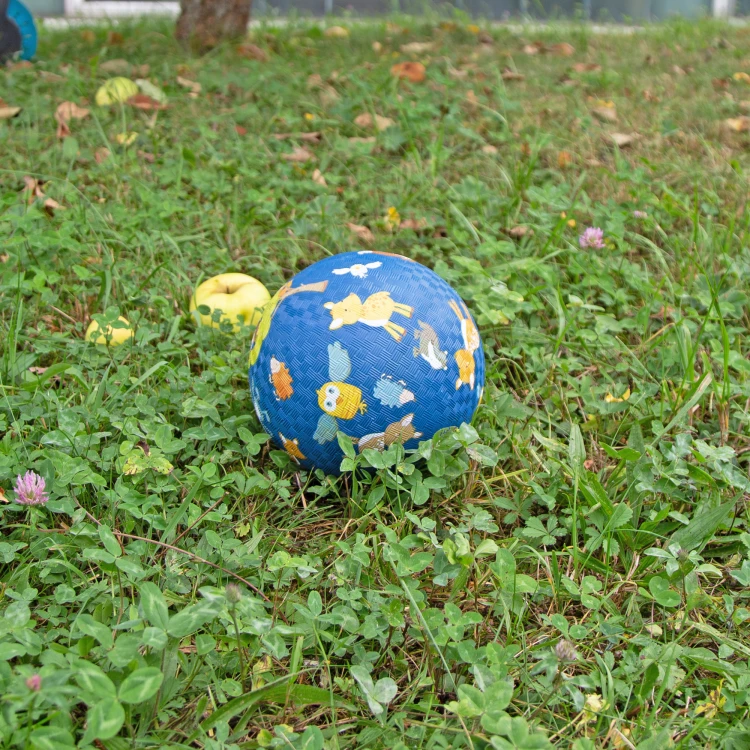 6846d31e97f0f-natural-rubber-ball-forest.jpeg