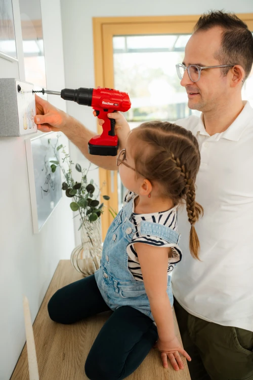 Duzy-zestaw-narzedzi-do-majsterkowania-Power-Box-z-wkretarka-akumulatorowa-dla-trzylatka.webp