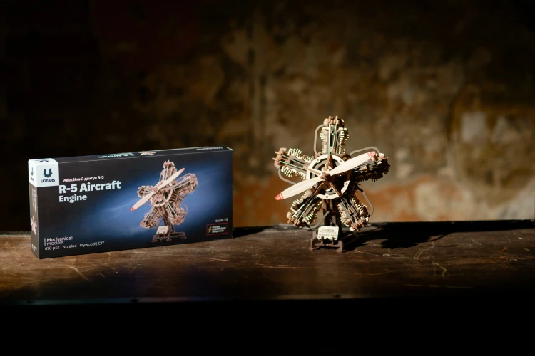 Drewniany-Model-7Mechaniczny-3D-Ugears--Silnik-Lotniczy-R-5.webp