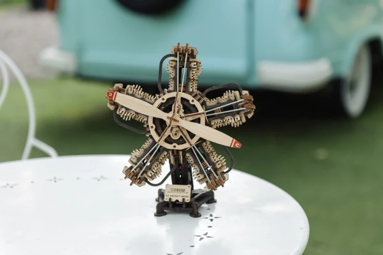 Drewniany-Model-9Mechaniczny-3D-Ugears--Silnik-Lotniczy-R-5.webp