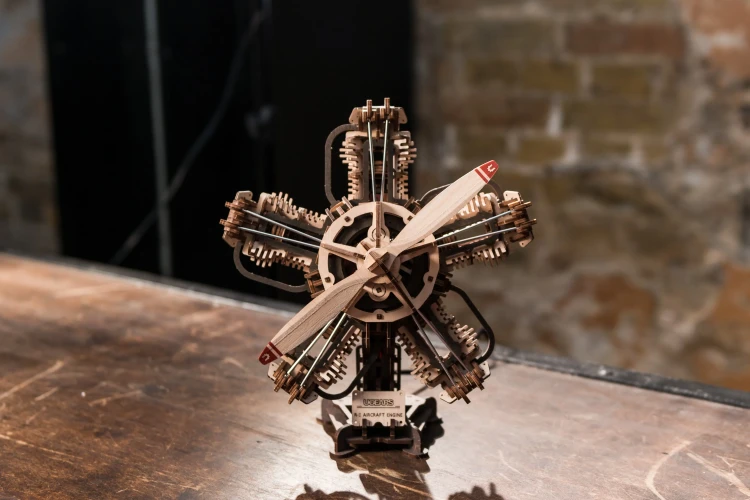 Drewniany-Model-55Mechaniczny-3D-Ugears--Silnik-Lotniczy-R-5.webp