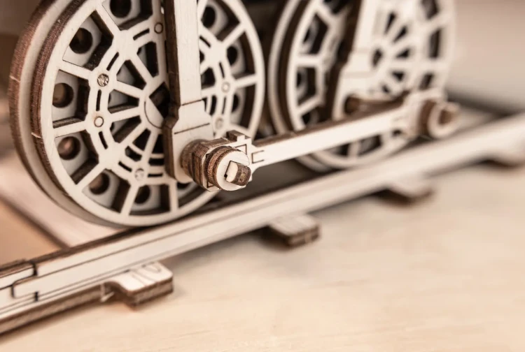 Model-kolejki-Locomotion--8-drewniane-mechaniczne-puzzle-3D.webp