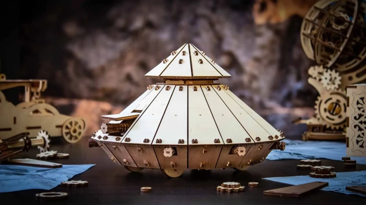 Czolg-Leonarda-da-Vinci--3-drewniane,-mechaniczne-puzzle-3D.webp