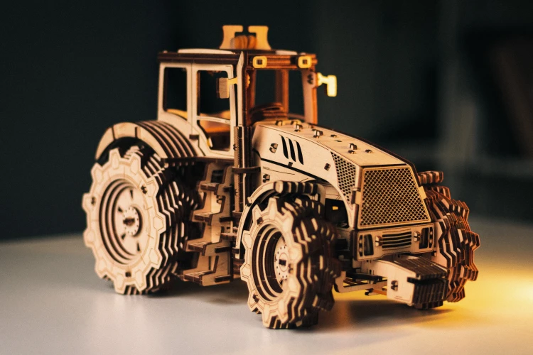 Traktor--9-drewniane,-mechaniczne-puzzle-3D.webp