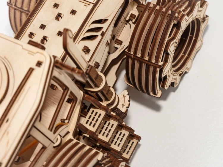 Traktor-3--drewniane,-mechaniczne-puzzle-3D.webp