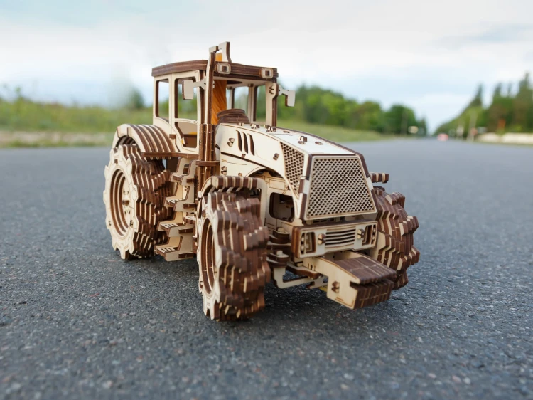 Traktor-7--drewniane,-mechaniczne-puzzle-3D.webp