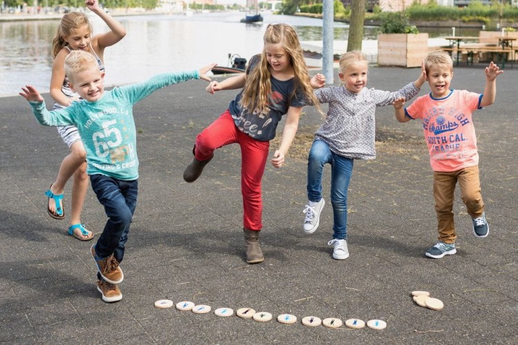 Gra Naśladuj ruch BUITEN SPEEL
