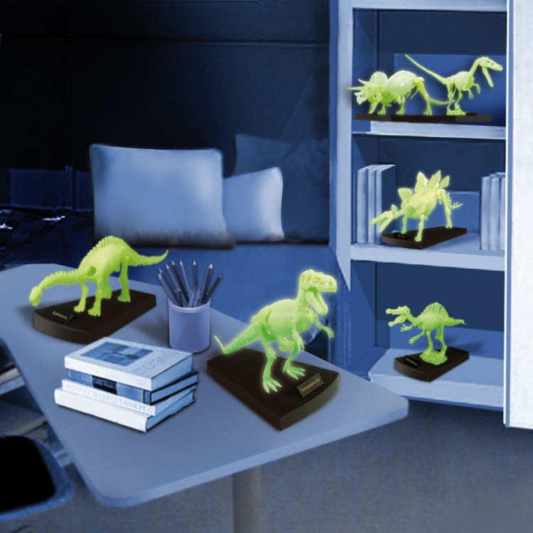 T-REX model dinozaura 34 cm świecący w ciemności Geoworld