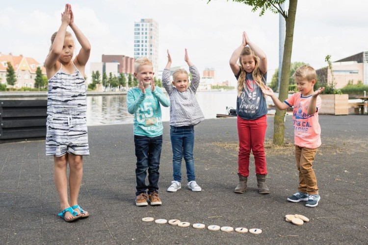 Gra Naśladuj ruch BUITEN SPEEL
