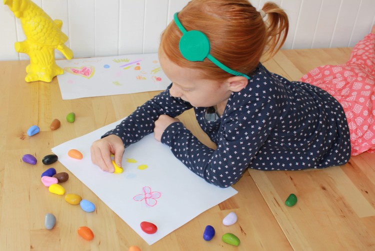 Kredki kamienie kamyki 16 sztuk w bordowym woreczku Crayon Rocks